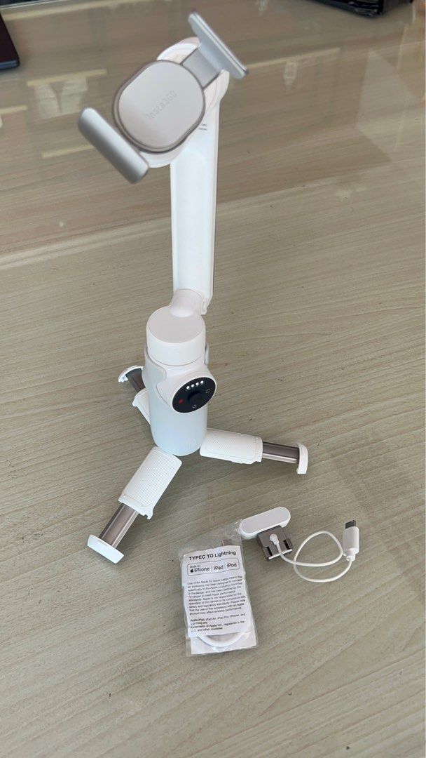 Insta 360 Flow Creator Kit in Summit White (Category: Mounts & Holders) located in Quezon City. Submitted by bonjour_11 (Listing ID 1372695380, Image 2). Description: Insta360 Flow Creator Kit AI Powered Smartphone Stabilizer Used only a few times — less than 5 times to be exact (it’s too heavy for me to hold) Complete with box (and box of each parts) Almost brand new .