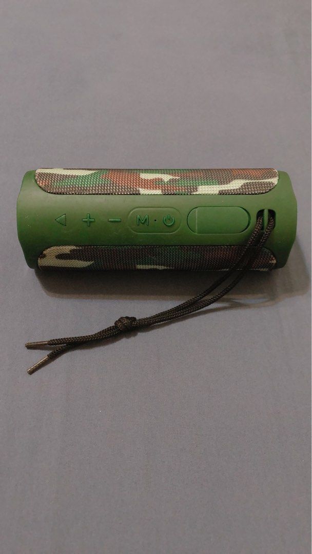 由 mr.daniel2221 (刊登 ID 1372696828，圖片 2) 提交，位於 彰化縣 (Changhua) 的 JBL Flip5迷彩藍芽喇叭 (類別：Soundbar、揚聲器、藍牙喇叭、耳擴)，說明：以前常出去玩帶到戶外使用 聲音大 音質棒 續航力強 可惜一段時間都沒使用到因此半價售 貼紙都還在無撕掉。