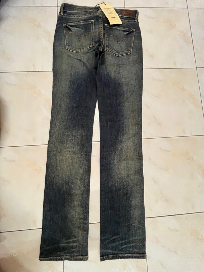 Levis (Category: Jeans & Leggings) located in Kuala Lumpur. Submitted by annezet (Listing ID 1372741502, Image 3). Description: waist-24 new with tag made in indonesia postage add rm10 for serious buyer only.