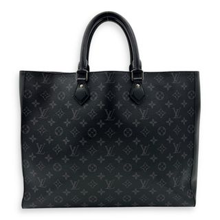 (Category: ) located in . Submitted by carousellluxury (Listing ID 1372761930, Image 1). Description: .