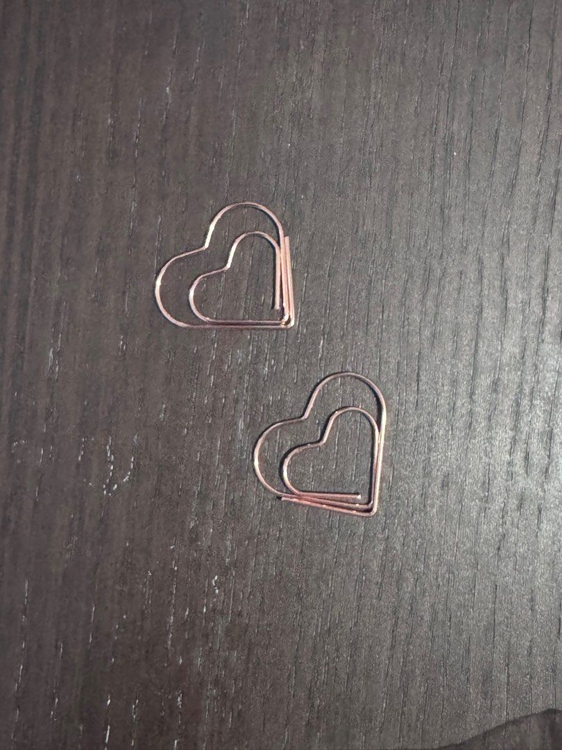 Love Heart Paper Clip (49 pcs) (Category: Craft Supplies & Tools) located in Quezon City. Submitted by dclariz (Listing ID 1372672016, Image 2). Description: > Originaly it was 50 pcs and I only used 1 pc only > Excess crafts from wedding invitation >Selling it for half a price from Shoppee.