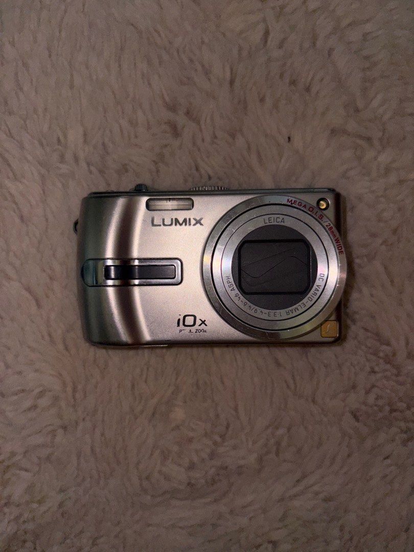 Lumix Panasonic Digicam (Untested) (Category: Cameras) located in Makati City. Submitted by user73826 (Listing ID 1372734838, Image 3). Description: Buy at your own risk. Inclusive of battery, uses an SD card but not included. .