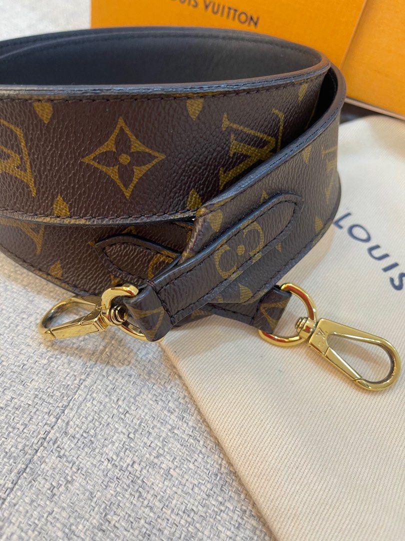 LV Reversible Strap (Category: Luxury Bags & Wallets) located in Paranaque City. Submitted by gladysu (Listing ID 1372825914, Image 2). Description: LV Reversible Strap With box, dustbag, card and receipt RFS: decluttering.