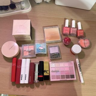 (Category: ) located in . Submitted by shop.besties (Listing ID 1372813519, Image 1). Description: .