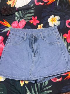 (Category: ) located in . Submitted by clothings_by_l (Listing ID 1372748983, Image 1). Description: .