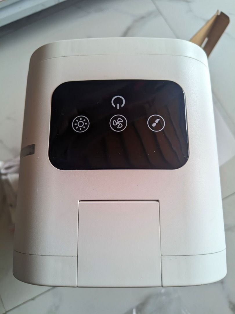 Mini Portable Air Cooler (Category: Fans) located in Valenzuela. Submitted by onhoco (Listing ID 1372687306, Image 2). Description: Air Cooler for only 550.00 ✅ Swak ngayon summer, pwede lagyan ng malamig tubig. ✅ Space saver ✅ with LED light ✅ pwedeng gawing lamp ✅ pwede lagyan ng cold water / ice.