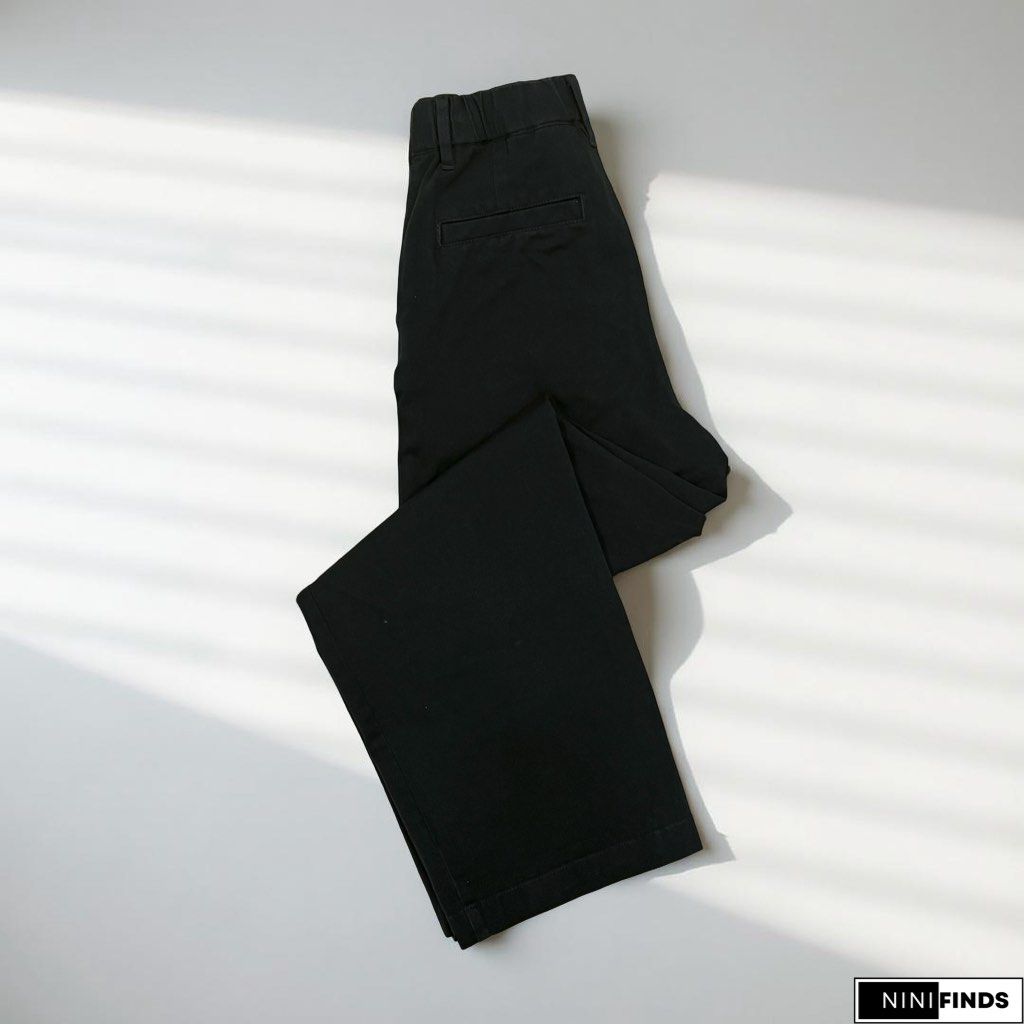 MUJI Chino Wide Pants (Category: Other Bottoms) located in Pasig City. Submitted by ninifinds (Listing ID 1372831514, Image 3). Description: Color: black Size: S Laid Flat Measurements (estimate) ◽️waist: 32cm ◽️rise: 28.5cm ◽️length: 91cm Reason for selling: decluttering.