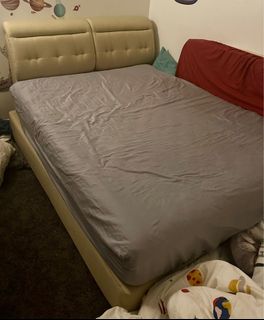(Category: ) located in . Submitted by shoptillyoudrop20 (Listing ID 1372791748, Image 1). Description: .