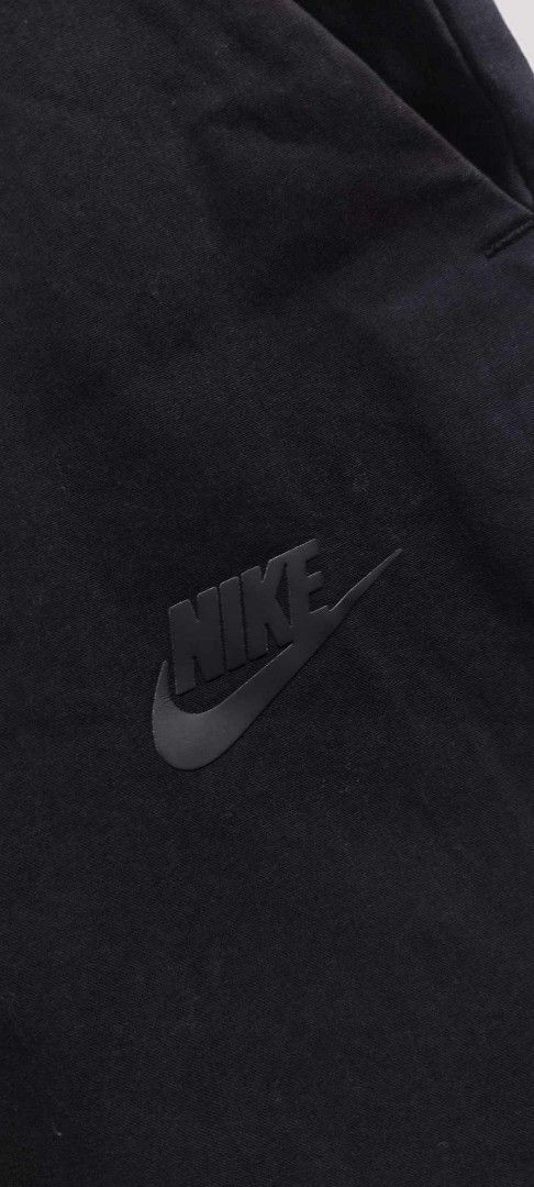 Nike tech fleece (Category: Shorts) located in Manila. Submitted by esparciake75752 (Listing ID 1372728273, Image 3). Description: nike tech fleece XL (34-36) length 19 excellent condition pm me tnx.