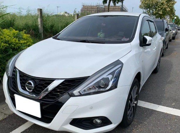 由 pipi1108cc (刊登 ID 1372746073，圖片 1) 提交，位於 台中市 (Taichung) 的 Nissan Tiida 2018款 白色 🔍️售價：15萬 🔍️出廠：2018年 🔍️行駛里程：7萬公里 🔍️乘客數：4門5座 🔍️排氣量：1.6L (類別：汽車出售)，說明：🔍️廠牌型號：Nissan Tiida 2018款 白色 🔍️售價：15萬 🔍️出廠：2018年 🔍️行駛里程：7萬公里 🔍️乘客數：4門5座 🔍️排氣量：1.6L 🔍️引擎燃料：汽油 🔍️驅動方式：2WD 🔍️變速系統：自排 ★重要資訊★ 車輛均有第三方認證 ⭕️專業鑑定⭕️合格認證 ⭕️檢定報告⭕️一覽無疑 📣便宜賣🚫無事故🚫無泡水🚫無待修 提供💯完整第三方認證合格檢驗報告 保證✅實車實價✅車況透明✅安心購車 ★提供車況原始表 ★車況與認證表不符，退車並全額退費 ◎歡迎私訊預約賞車◎ ★早上10點到晚上18點 ★Line ID : pipi1108 ★聯