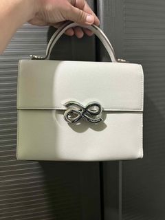(Category: ) located in . Submitted by bagelyaniellen (Listing ID 1372700240, Image 1). Description: .