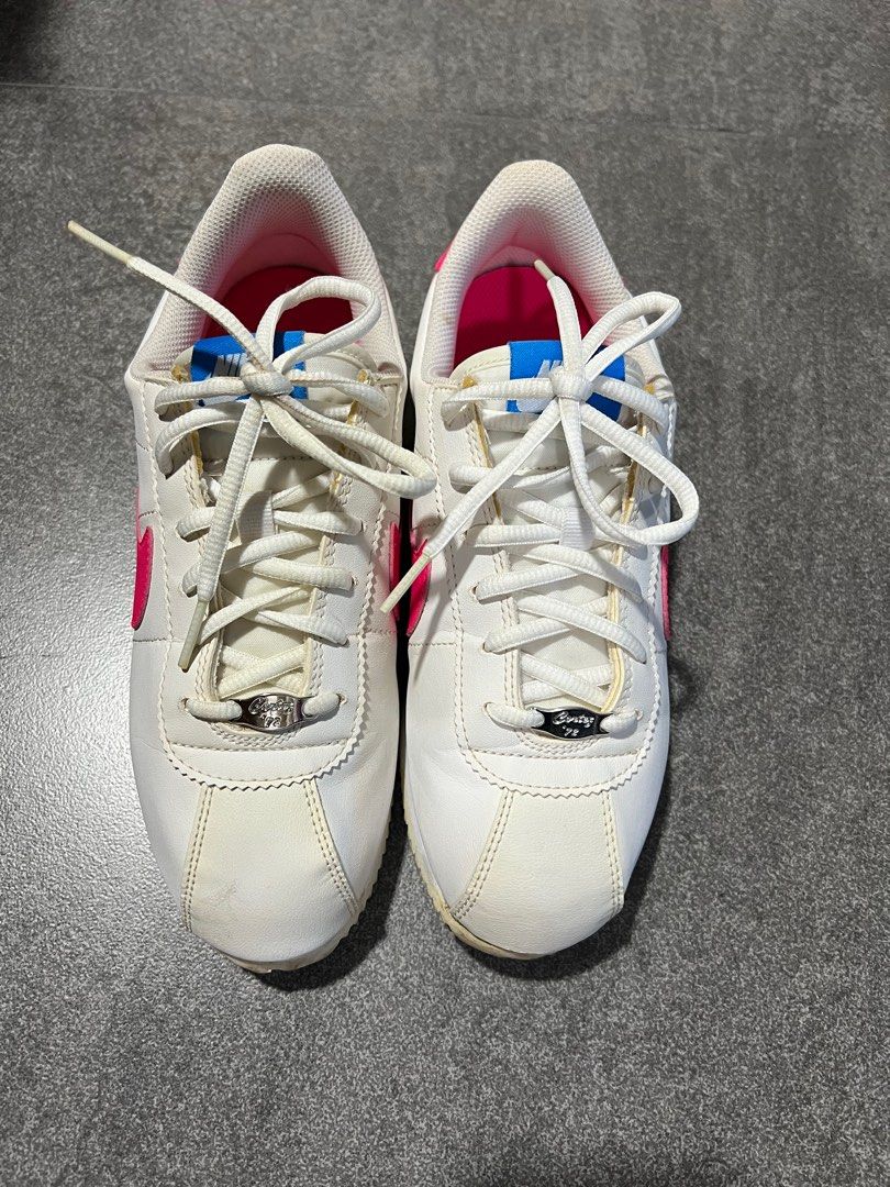 Original Nike Cortez (Category: Sneakers) located in Cavite. Submitted by jembc (Listing ID 1372757024, Image 2). Description: Original Nike Cortez Bought in Nike store Kids size but can fit to womens Size: US 6Y (24cm) No box Flaws: slightly sole separation and small leather peeling in front (can still repair/glued) Please manage your expectations Payment first basis .