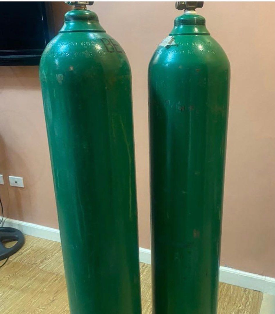 Oxygen tank (Category: Medical Supplies & Tools) located in Las Pinas. Submitted by constantinestreet_12 (Listing ID 1372750939, Image 1). Description: 50 lbs medical oxygen with refill . Clean tank like brand new. Only one tank is available for 5,800. No regulator. .