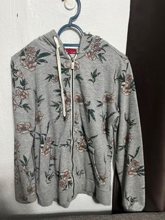 (Category: ) located in . Submitted by naapreloved24_ (Listing ID 1372776019, Image 1). Description: .