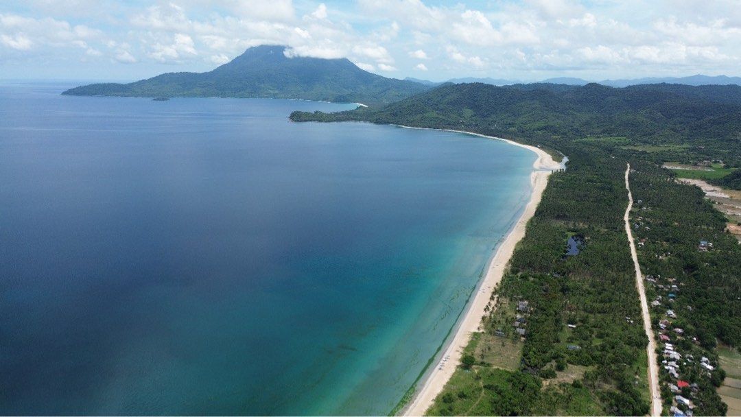 PALAWAN BEACH LOT ( San Vicente) (Category: Lot) located in Taytay. Submitted by madamepean (Listing ID 1372741135, Image 1). Description: BEACHLOT FOR SALE Location: San vicente, palawan 2ndlot to the beach (NOT BEACHFRONT, 2nd lot only ) Clear water & white sand!! Beautiful SUNSET With access road to the beach TITLED and has survey map already Updated Tax 7000 sqm AVAILABLE Minimum cut (1,000 sqm per lot) 4,500 pesos/ sqm CASH or Installment OK