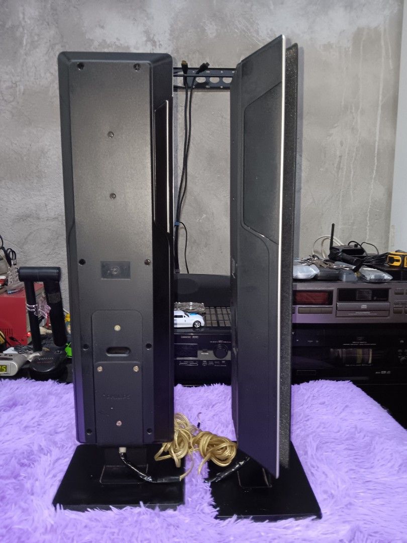 Philips Tower Speakers for ur Receiver Amplifier (Category: Soundbars, Speakers & Amplifiers) located in Mandaluyong City. Submitted by edward.l1 (Listing ID 1372668381, Image 2). Description: From Philips MCD988 Tower Speaker (65 x 17 cm) 100watts @ 4ohms Txt or Call Edward 09271307626.