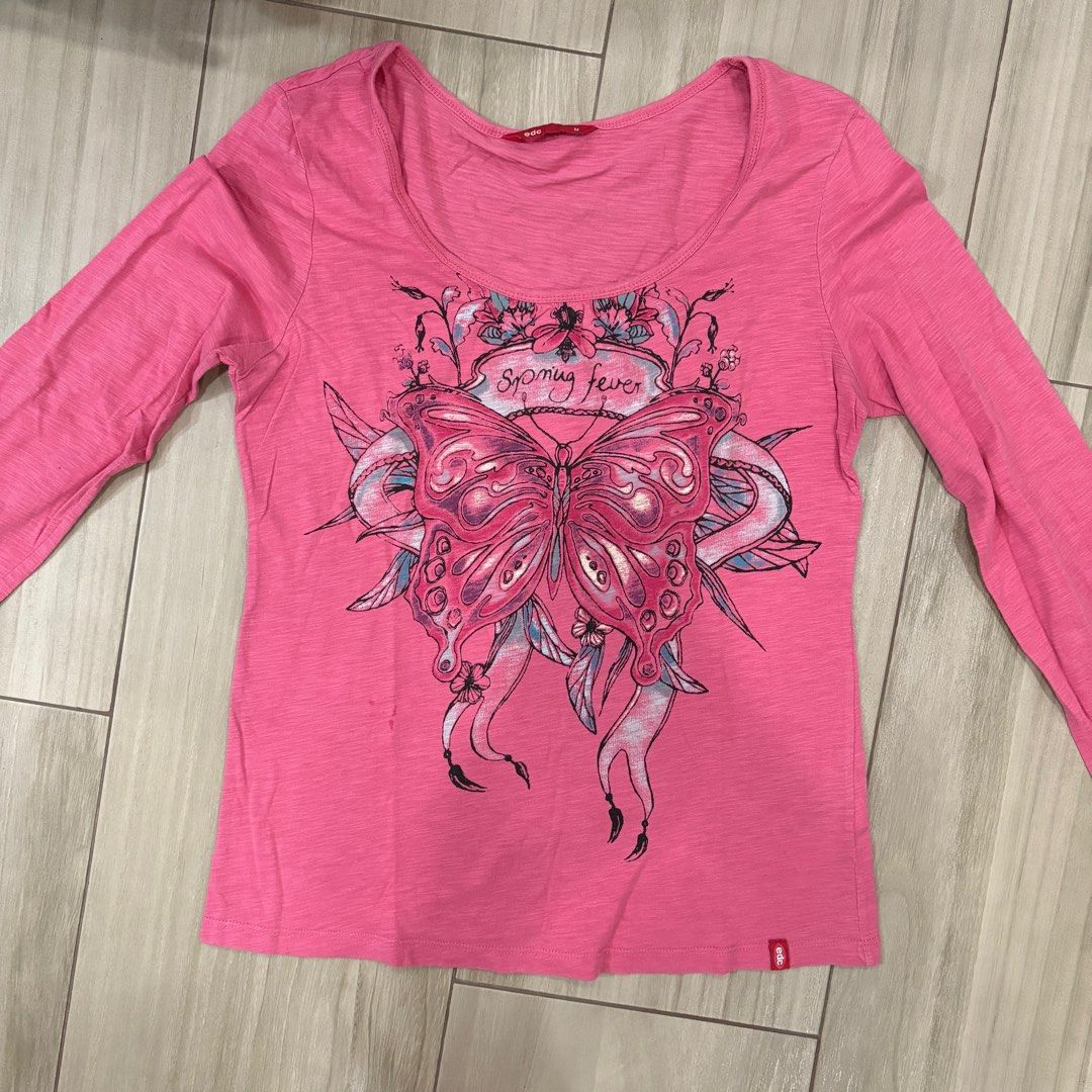 PINK LONGSLEEVES (Category: Longsleeves) located in Caloocan City. Submitted by j.taberna (Listing ID 1372828069, Image 1). Description: PINK LONGSLEEVES SIZE: MEDIUM NO STAINS! ‼️PRICE STILL NEGOTIABLE‼️.