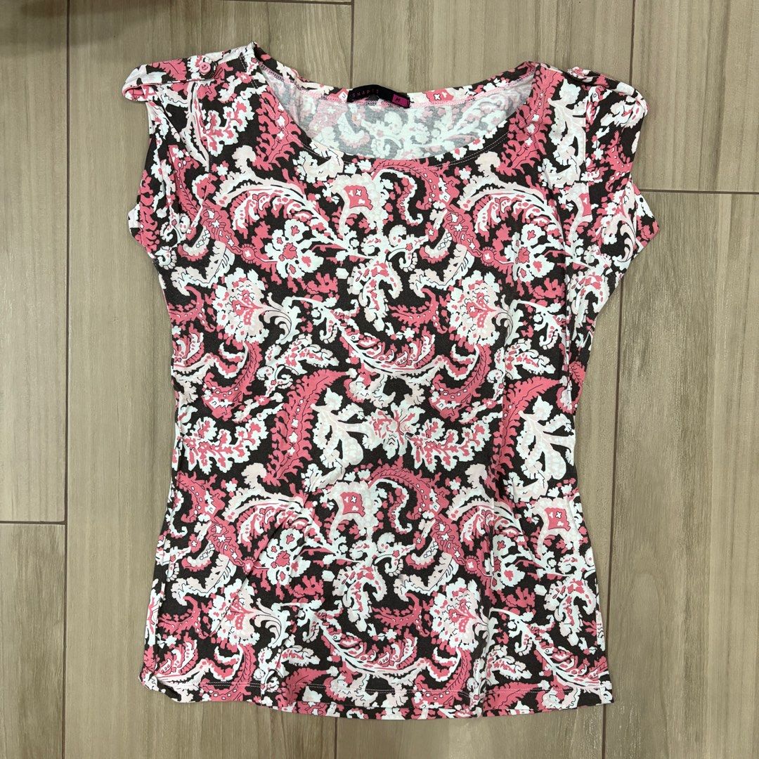 PINK PATTERNED BLOUSE (Category: Blouses) located in Caloocan City. Submitted by j.taberna (Listing ID 1372806929, Image 1). Description: PINK PATTERNED BLOUSE SIZE: MEDIUM NO STAINS!! ‼️PRICE STILL NEGOTIABLE‼️.