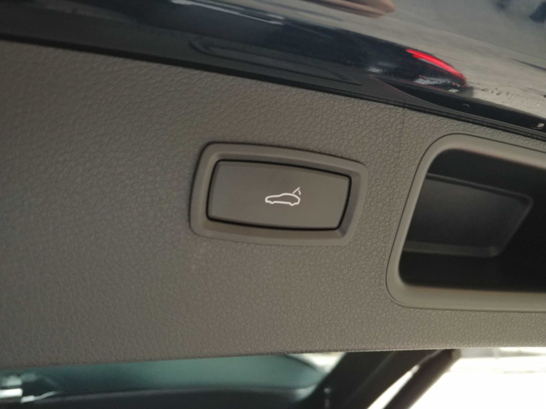 Porsche MACAN S Auto498287696508375049