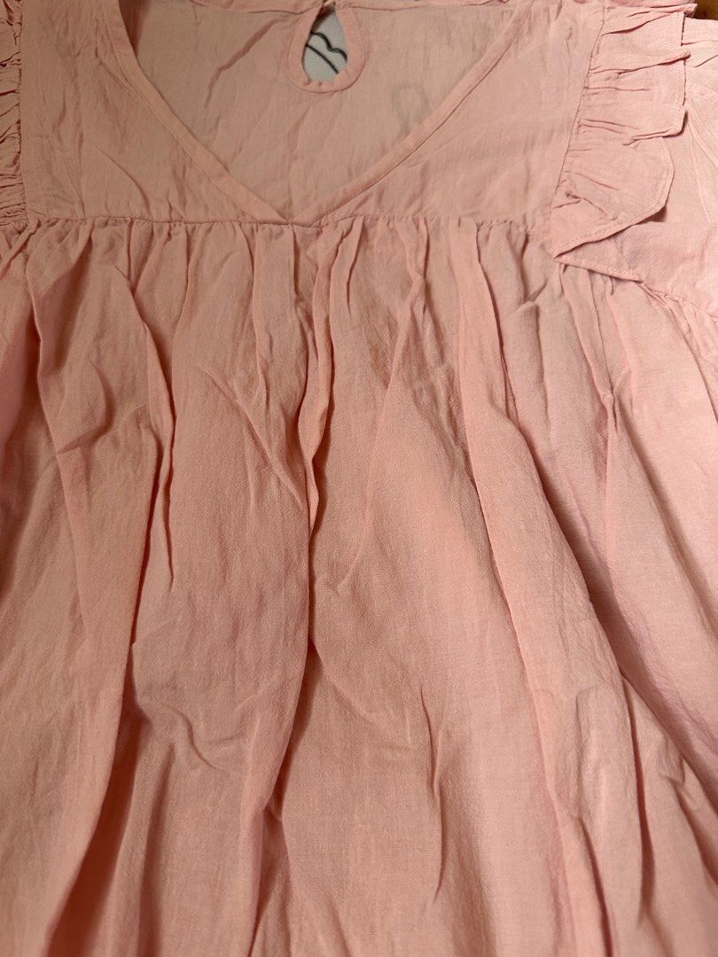 Preloved Baby Pink Blouse (Category: Blouses) located in Bangar. Submitted by zel_things (Listing ID 1372720149, Image 2). Description: Good for large to XXL body frames..