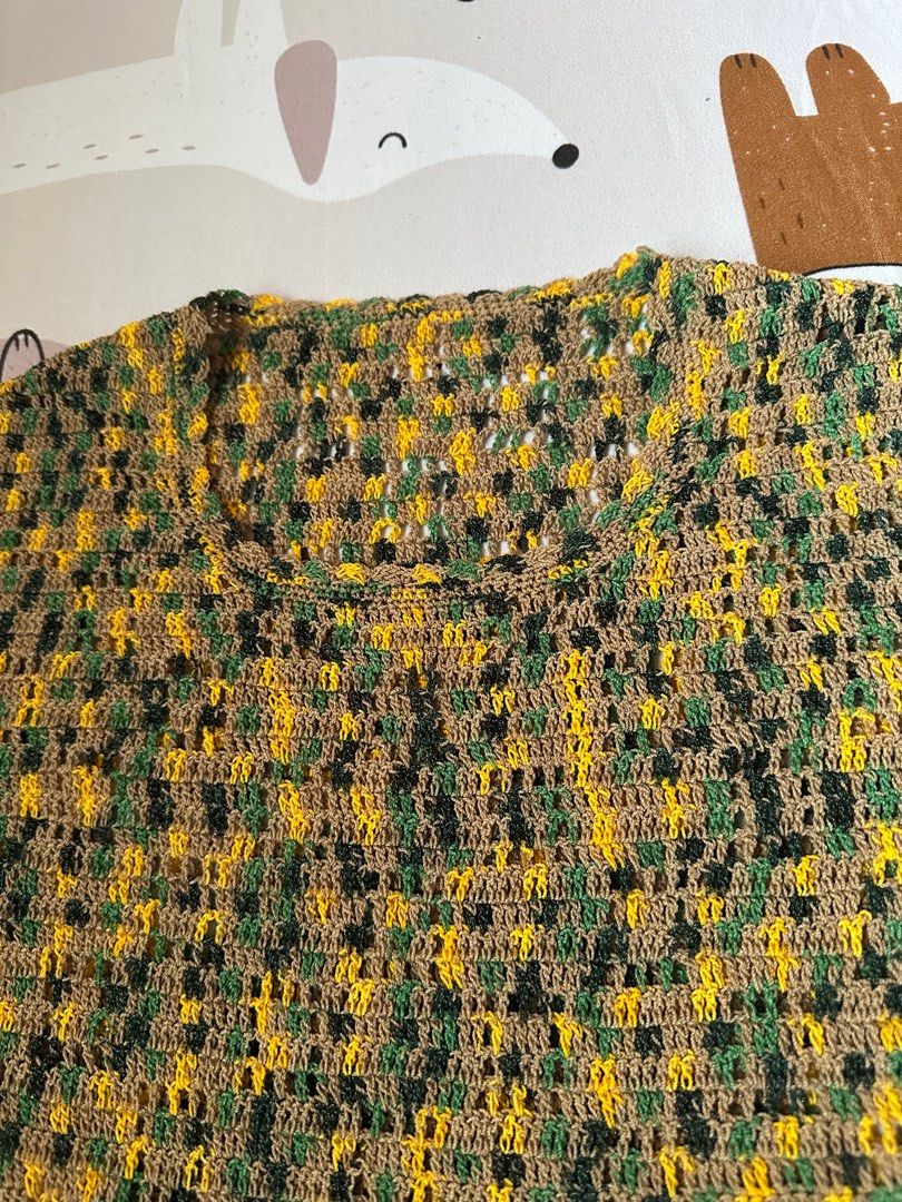 Preloved Crochet Blouse (Category: Blouses) located in Bangar. Submitted by zel_things (Listing ID 1372715929, Image 2). Description: Good for small to medium body frames..