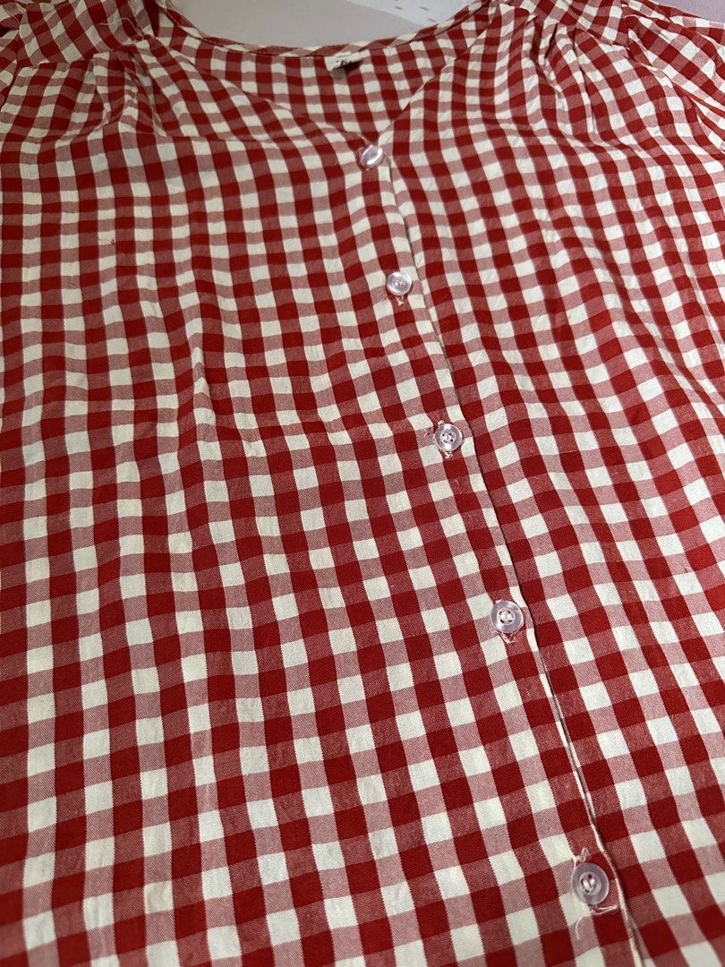 Preloved Red Gingham Button-up Blouse (Category: Blouses) located in Bangar. Submitted by zel_things (Listing ID 1372719573, Image 2). Description: Good for medium to XL body frames..