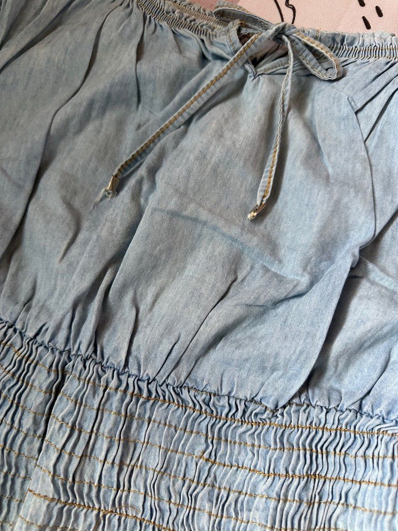 Preloved Soft Denim Blouse (Category: Blouses) located in Bangar. Submitted by zel_things (Listing ID 1372718152, Image 2). Description: Good for medium to large body frames..
