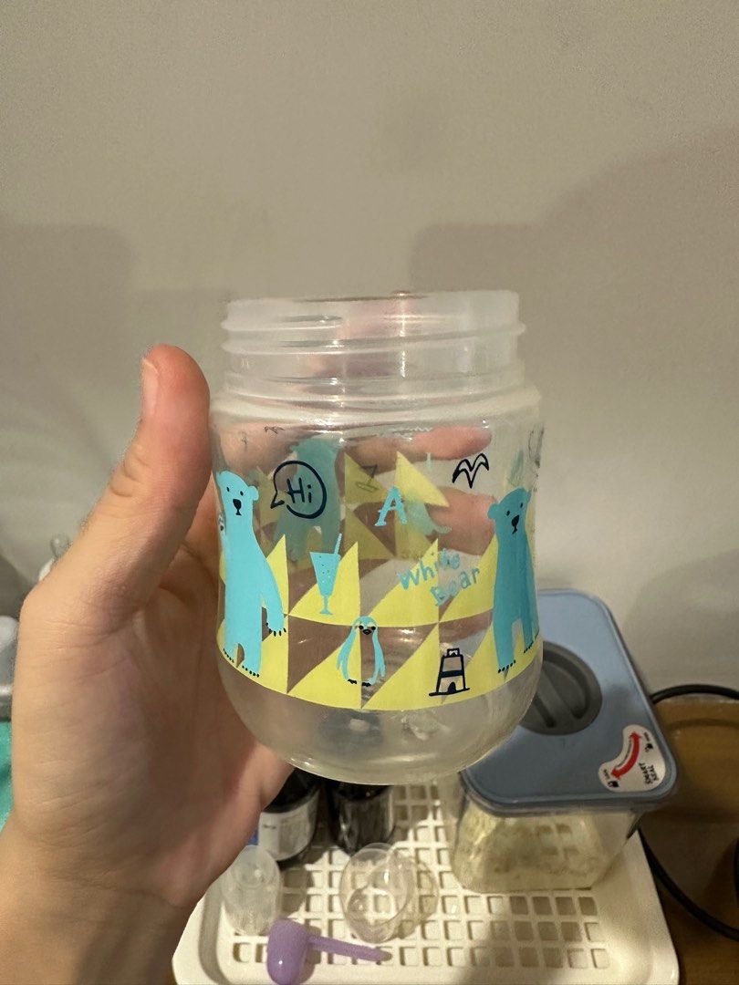 Richell Sippy Cup (Category: Weaning & Toddler Feeding) located in Quezon City. Submitted by honeyhon3y (Listing ID 1372741152, Image 3). Description: .