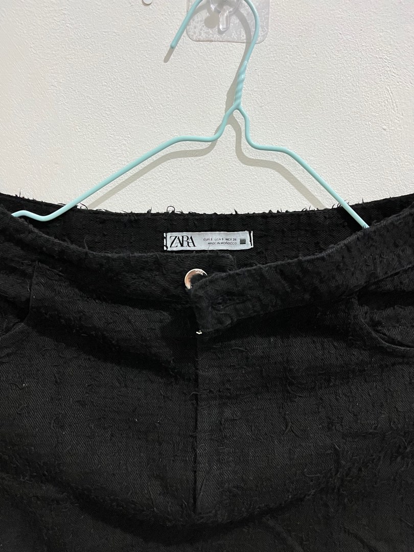 Rok Zara, Fesyen Wanita, Pakaian Wanita, Gaun & Rok di Carousell