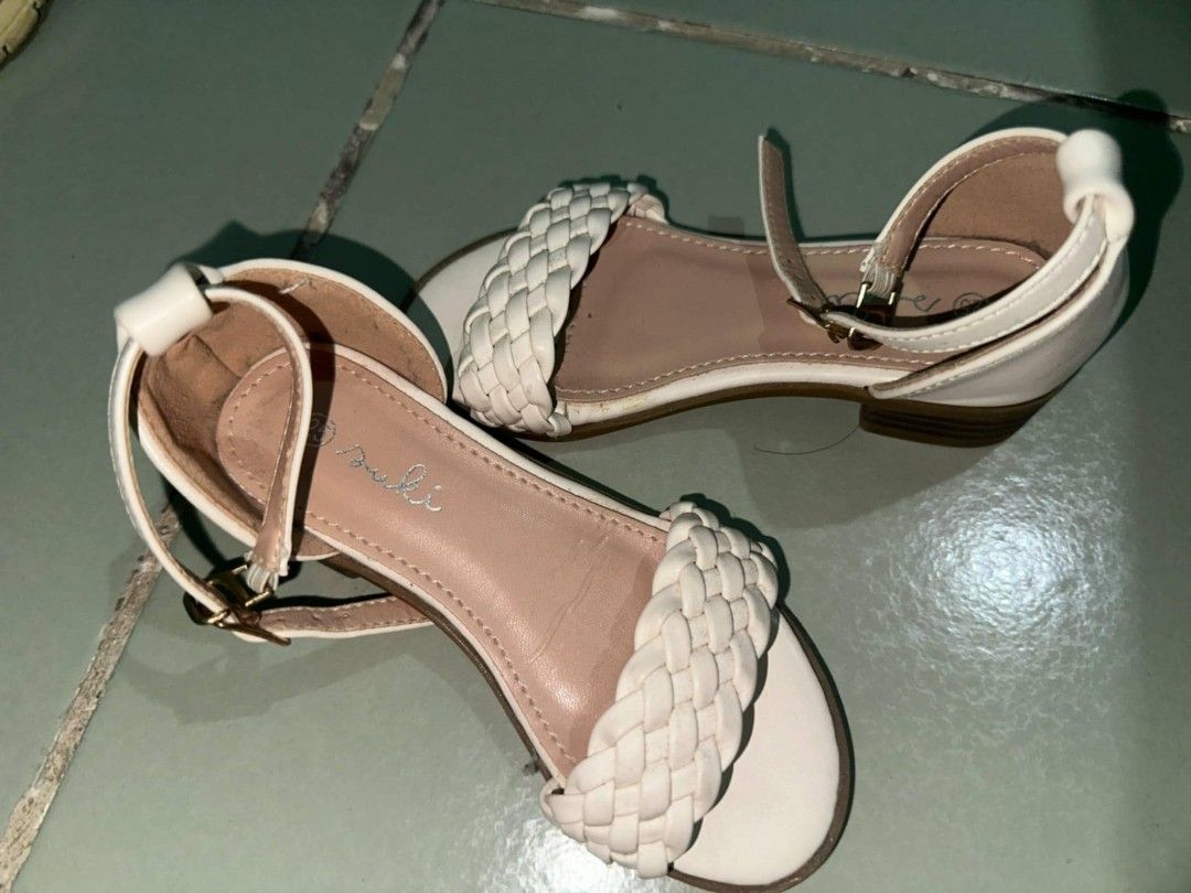 Sandals for kids (Category: Babies & Kids Fashion) located in Makati City. Submitted by 01fgn (Listing ID 1372687412, Image 3). Description: For 3-5 years old Size 25 Negotiable.
