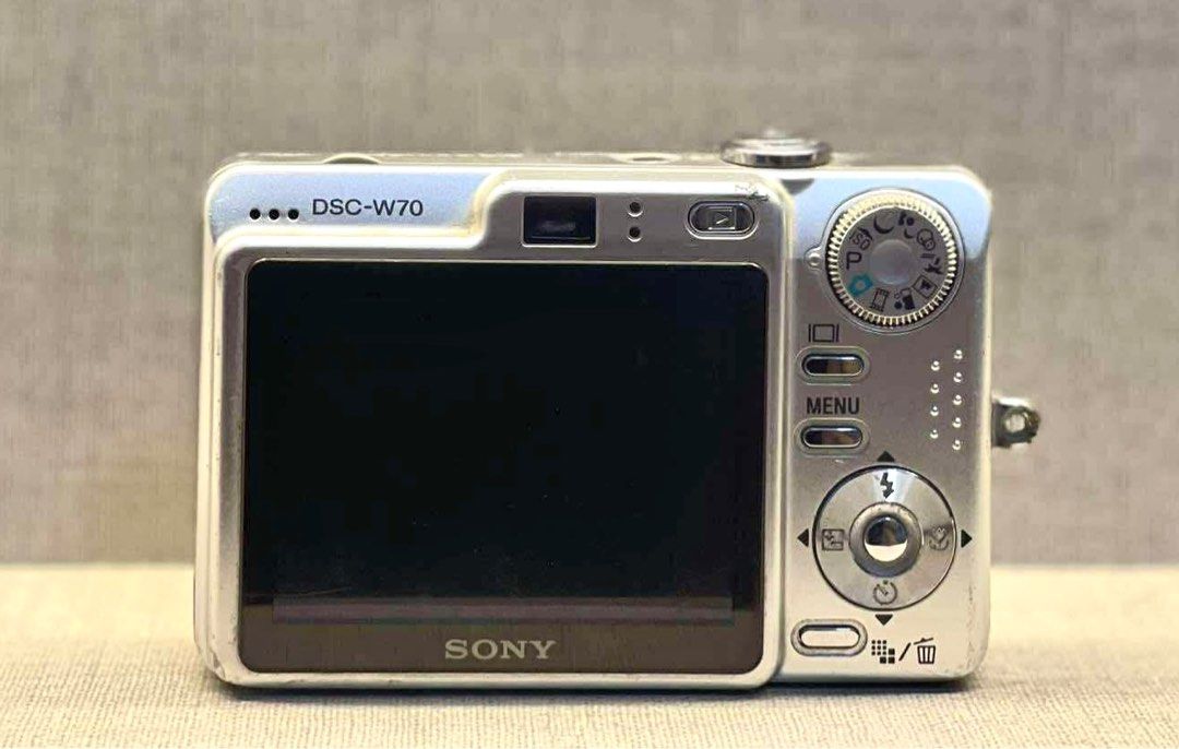 Sony Cyber-shot DSC-W70 digital camera, Photography, Cameras on Carousell