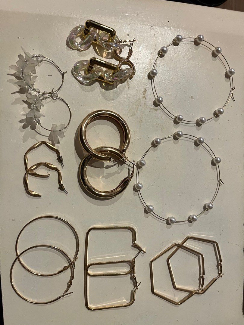 TAKE ALL PRE-LOVED EARRINGS (33 PIECES) (Category: Earrings) located in Cagayan de Oro. Submitted by dollydeclutter (Listing ID 1372757222, Image 1). Description: TAKE ALL PRE-LOVED FASHION EARRINGS (33 PIECES) RFS: decluttering please dm me for more details..
