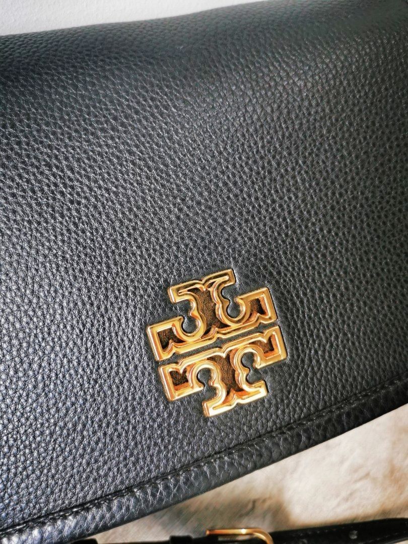 tory burch bag britten (Category: Luxury Bags & Wallets) located in Makati City. Submitted by photosgadez79399 (Listing ID 1372634974, Image 3). Description: Tory Burch Britten Convertible crossbody bag Black pebbled leather Goldhardware Condition: 9/10 Bag only - no dustbag /box Personal use - not ukay Price negotiable, make an offer 100% authentic, bought in the US.