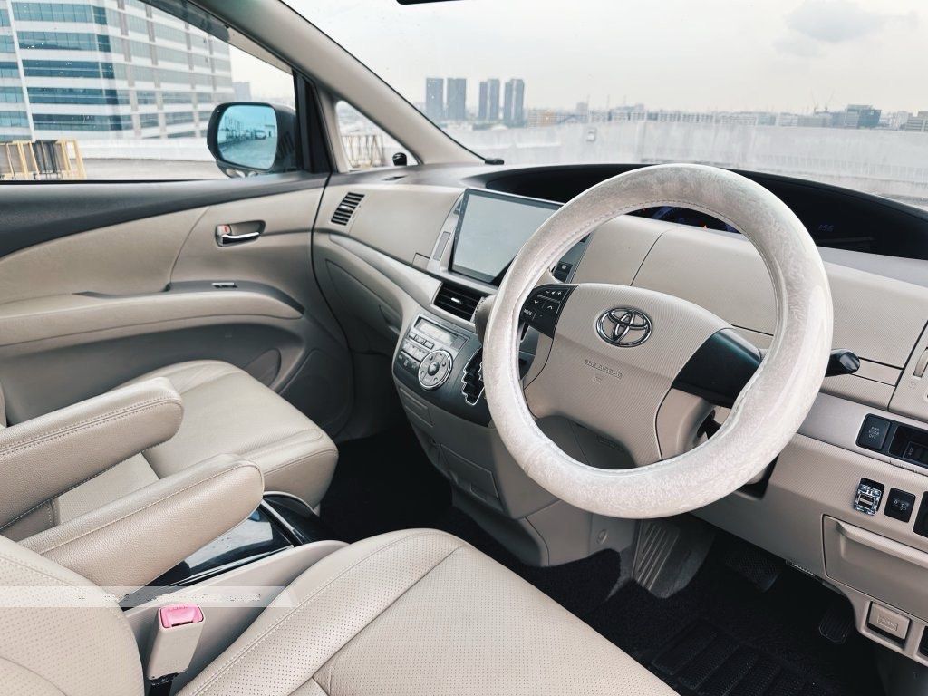 Toyota Estima 2.4X  Auto62872682055554112