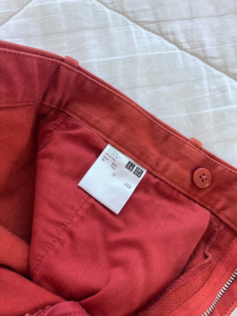 Uniqlo x Lemaire Maroon Pants (Category: Other Bottoms) located in San Juan City. Submitted by stronqd (Listing ID 1372735830, Image 3). Description: Very nice and thick material. Fits M-L..
