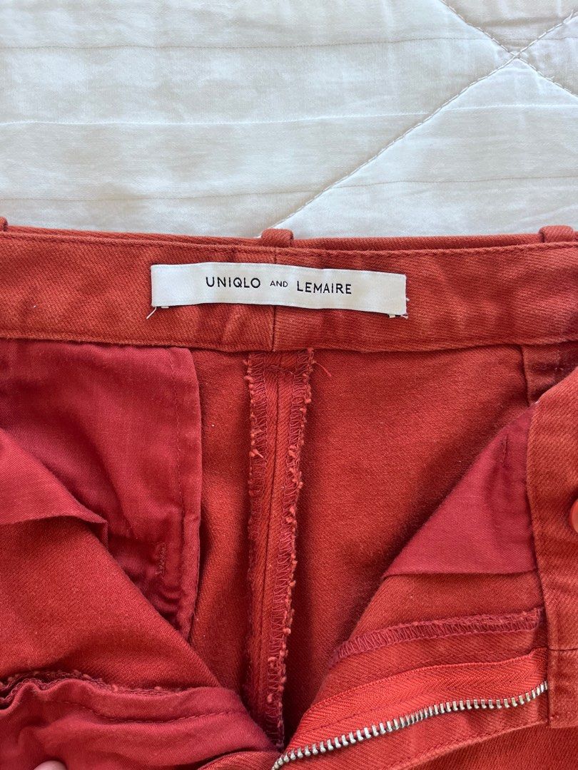 Uniqlo x Lemaire Maroon Pants (Category: Other Bottoms) located in San Juan City. Submitted by stronqd (Listing ID 1372735830, Image 2). Description: Very nice and thick material. Fits M-L..