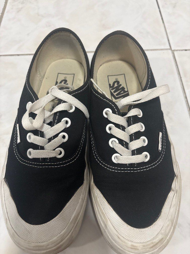 Vans Authentic Half Moon (Category: Sneakers) located in Davao. Submitted by pyvlsco (Listing ID 1372781615, Image 3). Description: Preloved Vans Authentic Half Moon. Lightly used. I’m going to clean them like new if you buy. ❤️.