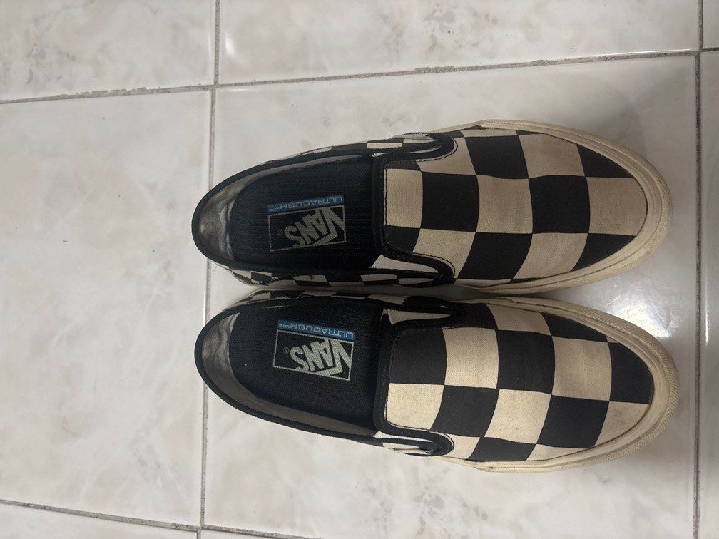 Vans Slip Ons (Category: Sneakers) located in Davao. Submitted by pyvlsco (Listing ID 1372780592, Image 3). Description: Preloved Vans slip on surf edition. Lightly used. No defects at all. Reason for selling—decluttering. If you buy it, will clean the shoes before sending them. ❤️.