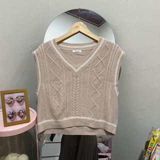 (Kategori: ) berada di . Dikirim oleh lemarihanzbel (ID iklan 1372828810, Gambar 1). Deskripsi: .