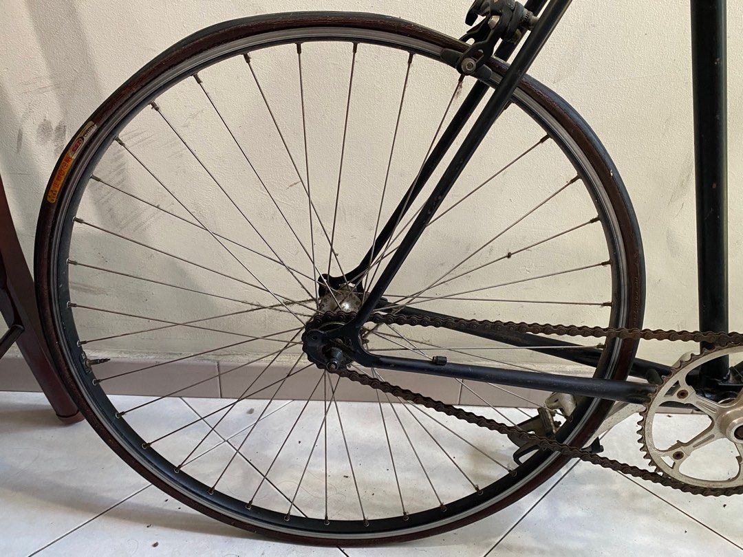 Vintage single speed Steel bicycle - Centurion Bicycle Works (Category: Bicycles) located in Singapore. Submitted by a.o.i.b (Listing ID 1372674101, Image 2). Description: Single speed Steel bicycle Size: seat tube ctc - 62cm Components: Wheels: H plus Son - TB14 Hub: vintage Campagnolo Record Crank: Campagnolo Strada 170 Brake: Dia- Compe BRS 101 + shimano brake lever Chain and Tyre got to change. Price nego Fast deal at $450 .