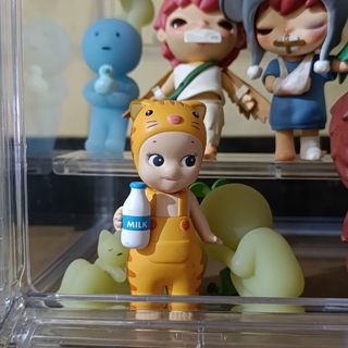 (Category: ) located in . Submitted by loratheadine (Listing ID 1372784600, Image 1). Description: .