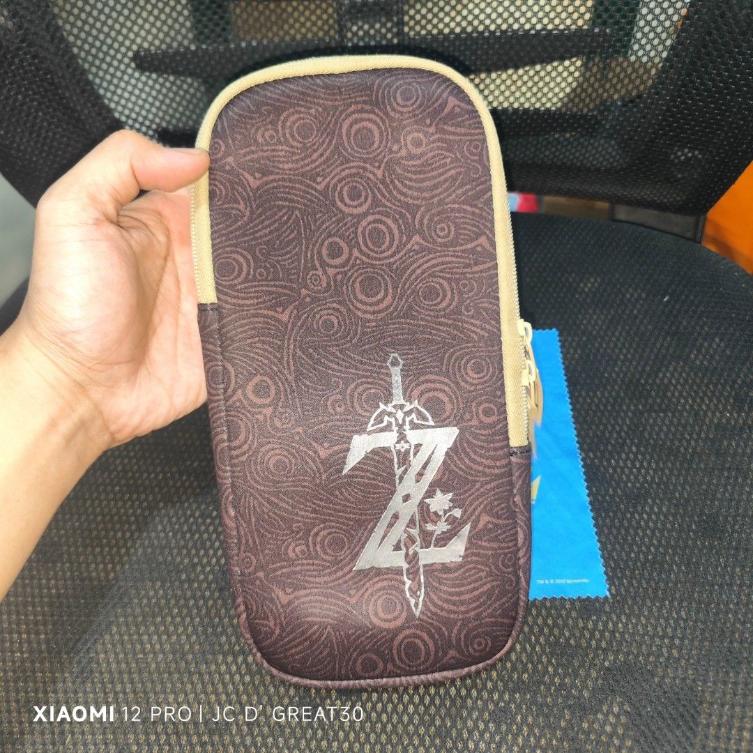 Zelda Pouch For Nintendo Switch (Category: Cases & Covers) located in Quezon City. Submitted by shopme_gadget30 (Listing ID 1372822959, Image 2). Description: kindly read the details first for sale fixed price good Condition compatible to Nintendo switch v1 or v2 or oled Shoopppppeee —,✅ can check out pm for the linnnkkk (If shoopppee check out, price is higher because of shooppppeee deduction qc area meet up: sm north shipping fee must shoulder 