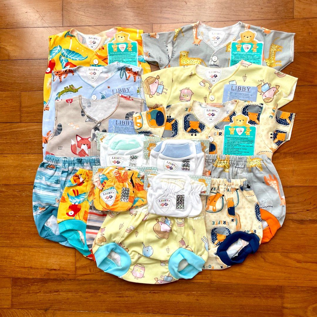 3-6m Complete Baby Clothes Set CS1069 (Category: Babies & Kids Fashion) located in Singapore. Submitted by nana_babyshop (Listing ID 1377850294, Image 2). Description: Complete set consists of: 3 Sets of Sleeveless + Shorts 3 Sets of Short Sleeve + Shorts 4 Pairs of Mittens and Booties *If purchase individually: Sleeveless top and shorts set $5 Short sleeve top and shorts set $5 Long sleeve top and long pants set $6 Beanie $3 Mittens and booties 