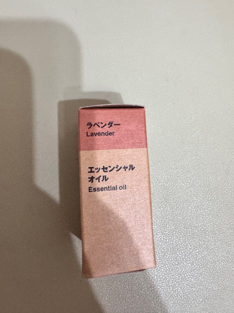 由 qaz1817 (刊登 ID 1377910505，圖片 1) 提交，位於 新竹縣 (Hsinchu County) 的 無印良品薰衣草精油 (類別：居家香薰)，說明：。