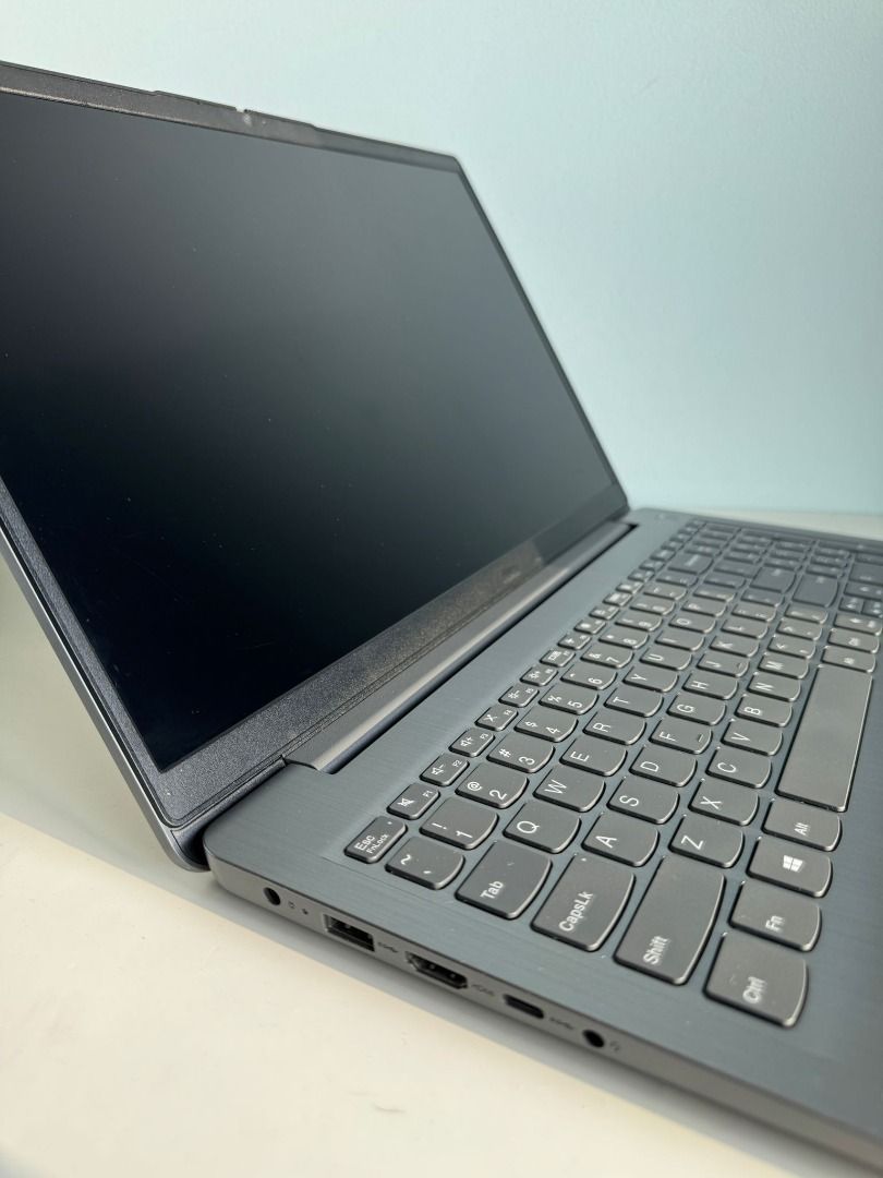🔥 Lenovo IdeaPad 3 15ALC6 | AMD Ryzen 5 5500U | 8GB RAM | 256GB SSD (Category: Laptops & Notebooks) located in Singapore. Submitted by gadgetd (Listing ID 1377754742, Image 2). Description: 🔥 **⏰ LIMITED TIME OFFER⏰ ** 🎁 **What's Included:** - Charger ⚡ **Specs:** - Lenovo IdeaPad 3 15ALC6 - AMD Ryzen 5 5500U - 8GB RAM - 256GB SSD - AMD Radeon Vega Graphics - 15.6" display 📍 **Meetup** (Cash or PayNow Only) 🤝 Self Collect at 476C Upper Seran
