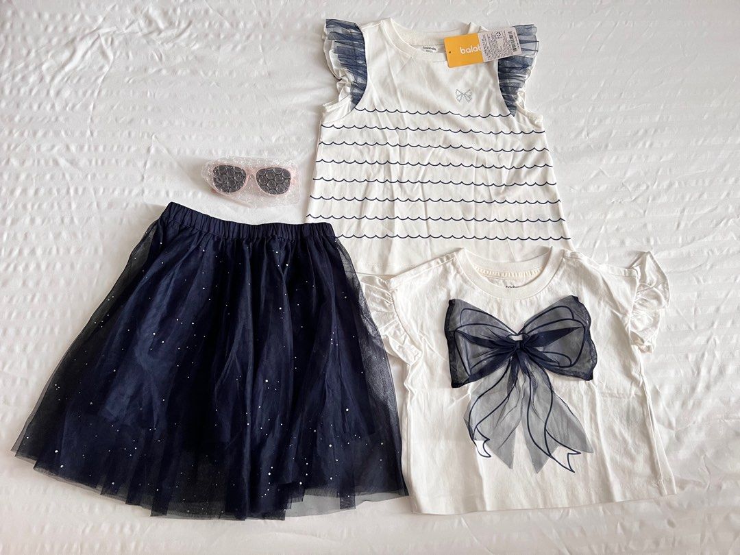 balabala kids clothes [may swap with a book listed under Description] (Category: Babies & Kids Fashion) located in Singapore. Submitted by monjimiel (Listing ID 1377776921, Image 3). Description: One top is brand new and kept unused (still with tag). One top and the tulle skirt, brand new and used only once. Pink sunnies is freebie. Meetup: Holland Village MRT/Orchard MRT/Harbourfront MRT May swap with any of the following: •The Bell Jar (Harper 