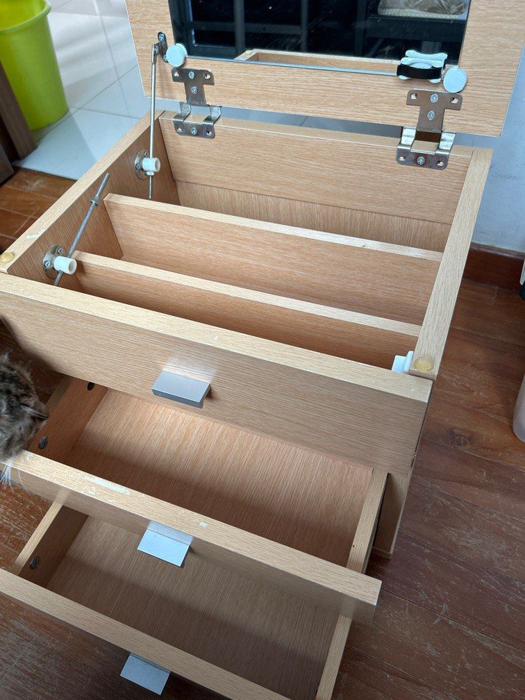 Bedside table with dressing functions65075293280001112