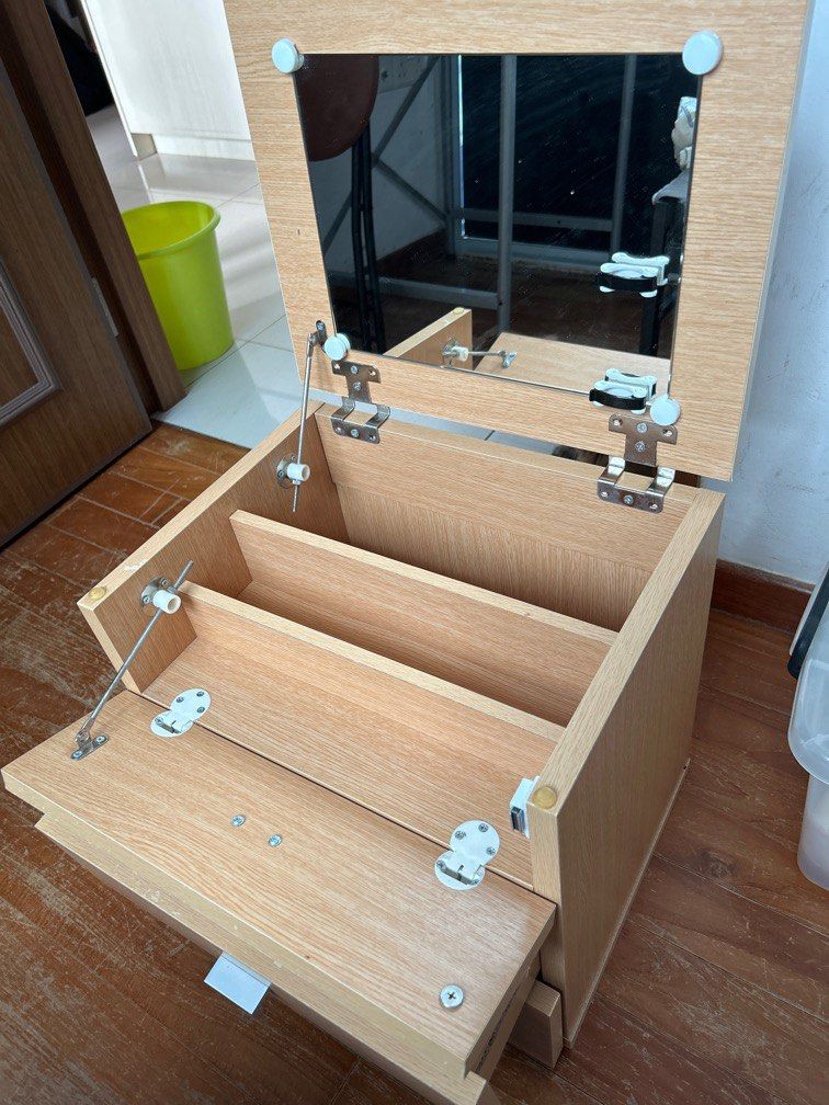 Bedside table with dressing functions65075293280001111