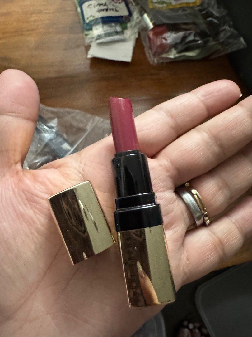 BOBBI BROWN MINIATURE LIPSTICK HIBISCUS (Category: Makeup) located in Pagsanjan. Submitted by lavishbyji22912 (Listing ID 1377779834, Image 2). Description: authentic Bought in japan Brand new No box Perfect sa small bags See photos.