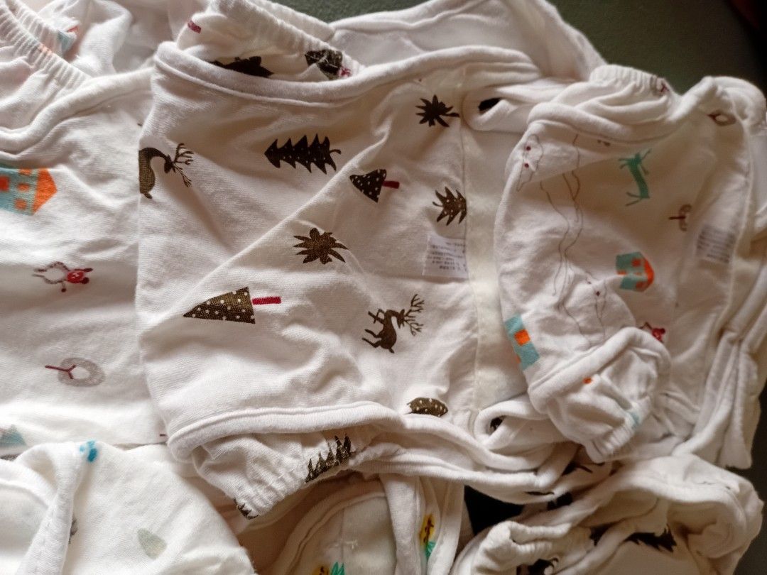 ‼️BUNDLE COTTON DIAPER WASHABLE (Category: Diapers & Baby Wipes) located in Narvacan. Submitted by jie_prelove (Listing ID 1377845350, Image 3). Description: 6 pcs.